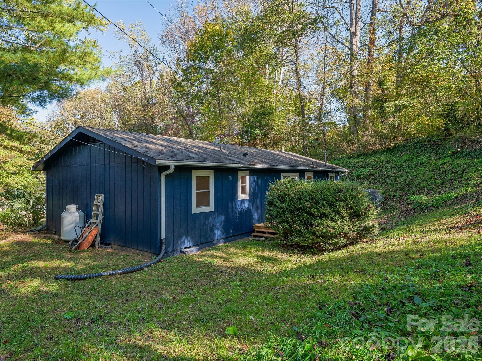 5 West Cove Street Weaverville NC 28787
