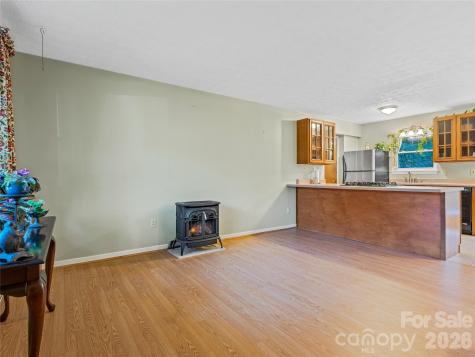 5 West Cove Street Weaverville NC 28787