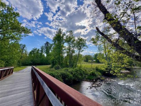 4 S Martha Kate Drive Hendersonville NC 28792