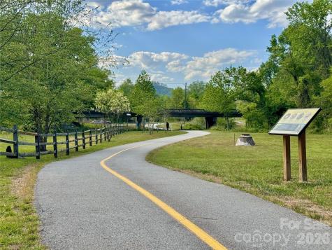 4 S Martha Kate Drive Hendersonville NC 28792