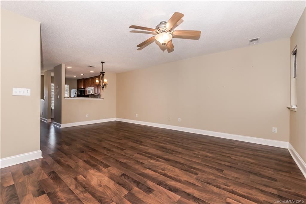 5925 Cougar Lane Charlotte NC 28269