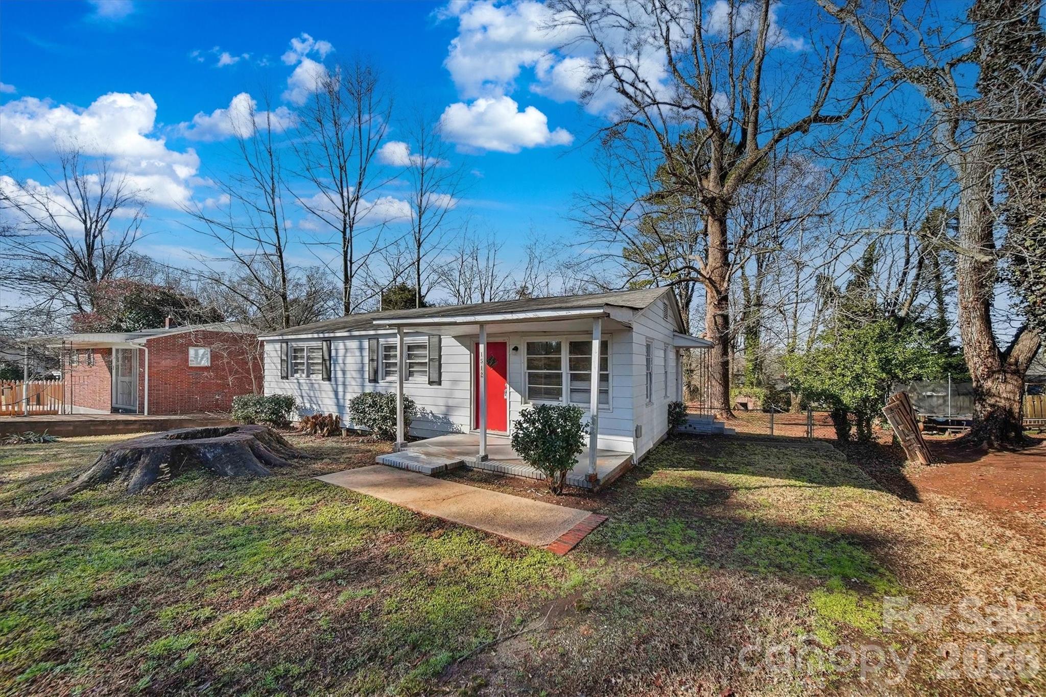1512 N Deal Avenue Newton NC 28658