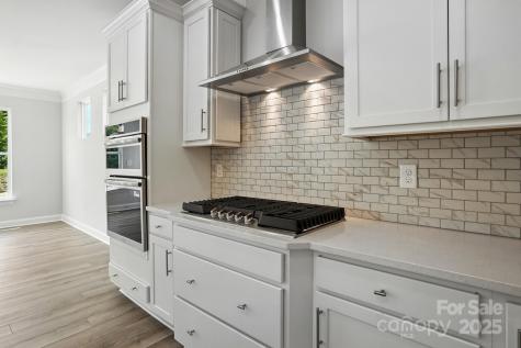 2024 Embassy Court Charlotte NC 28213