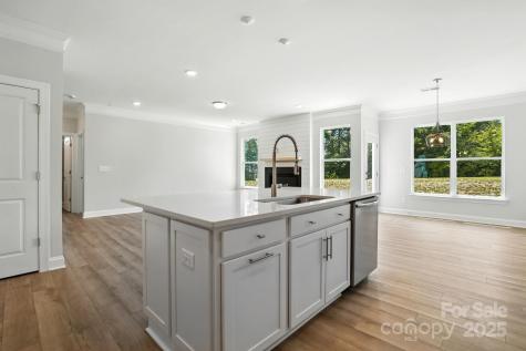 2024 Embassy Court Charlotte NC 28213