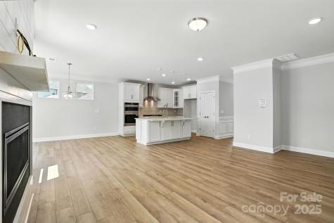 2024 Embassy Court Charlotte NC 28213