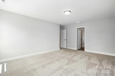 2024 Embassy Court Charlotte NC 28213