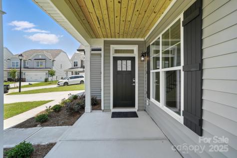 2024 Embassy Court Charlotte NC 28213