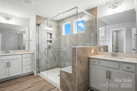 2024 Embassy Court Charlotte NC 28213