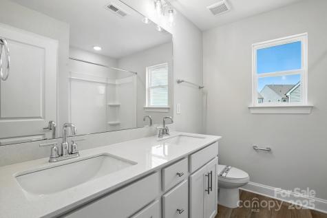 2024 Embassy Court Charlotte NC 28213