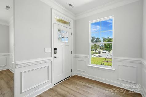 2024 Embassy Court Charlotte NC 28213