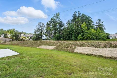 2024 Embassy Court Charlotte NC 28213