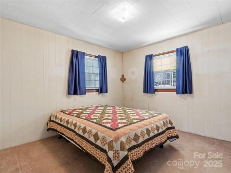 1879 White Oak Road Burnsville NC 28714