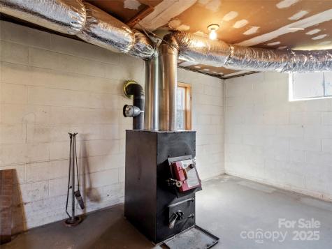 1879 White Oak Road Burnsville NC 28714