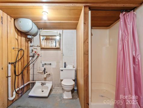 1879 White Oak Road Burnsville NC 28714