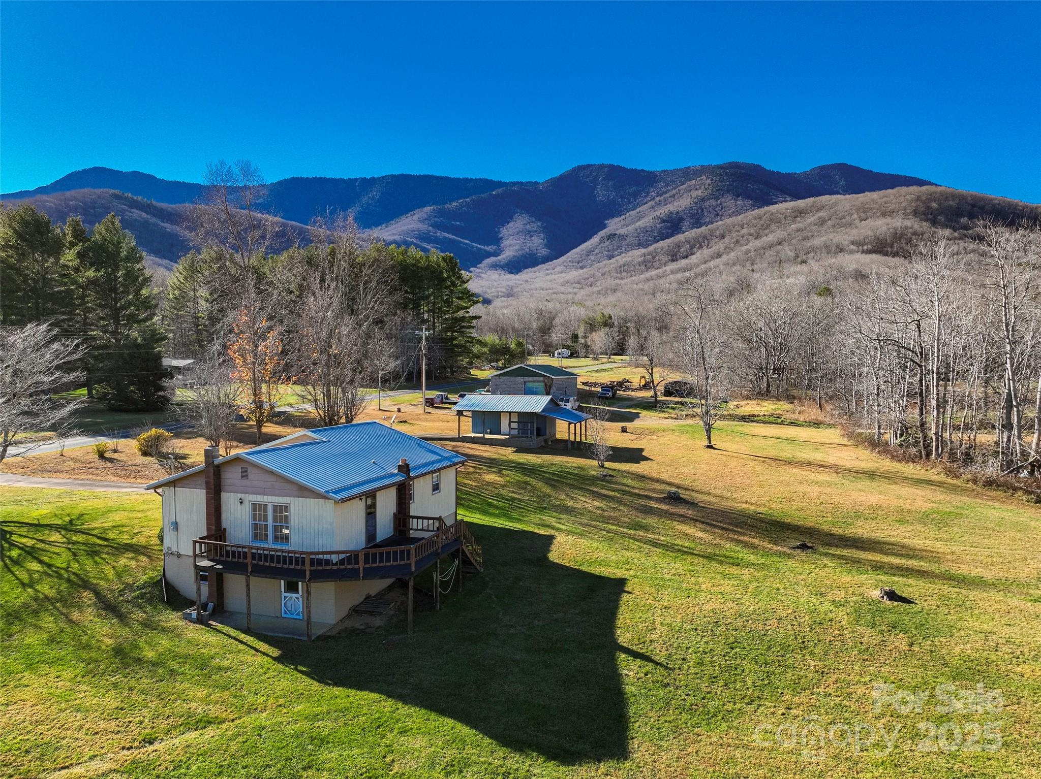 1879 White Oak Road Burnsville NC 28714