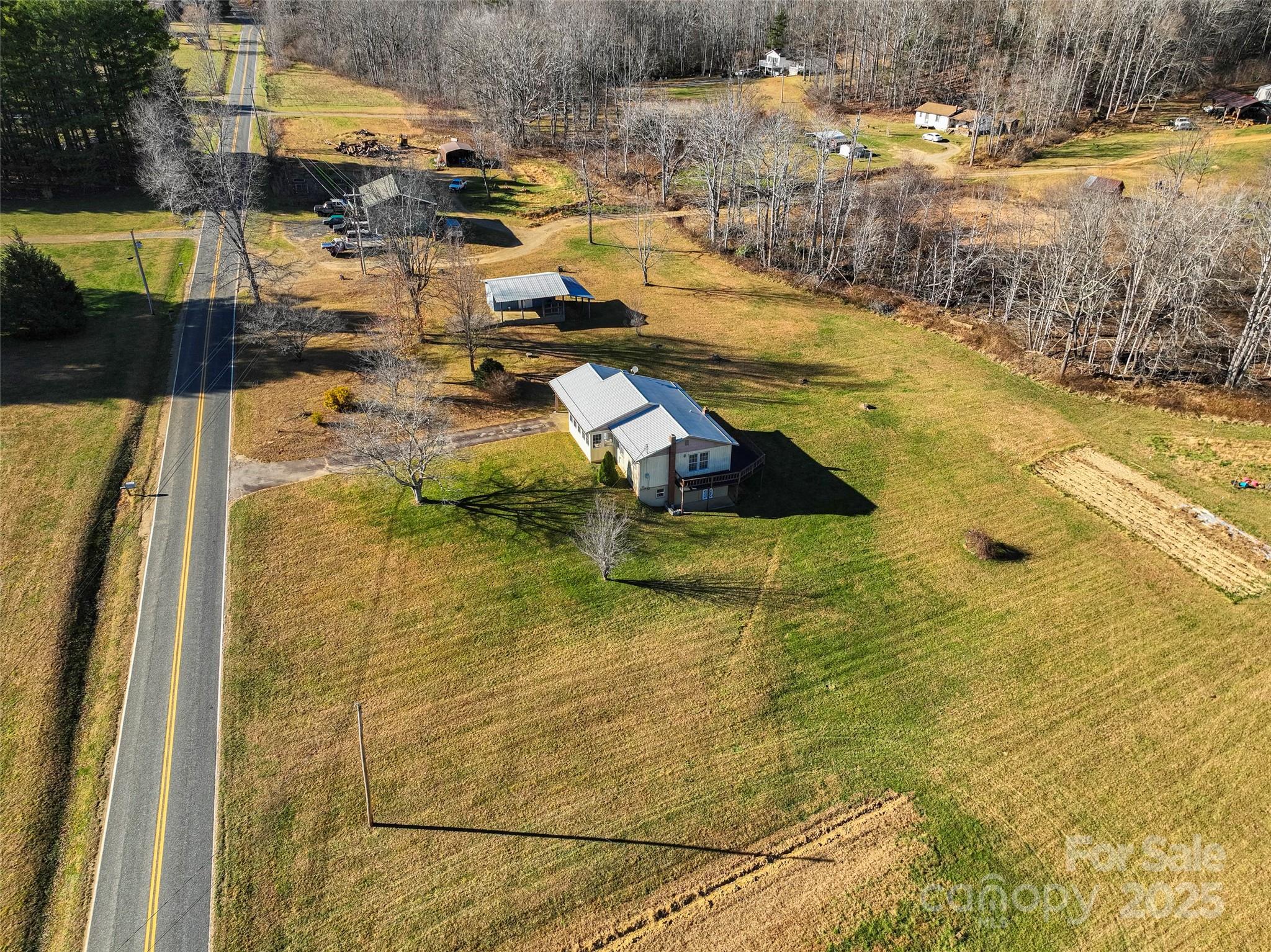 1879 White Oak Road Burnsville NC 28714