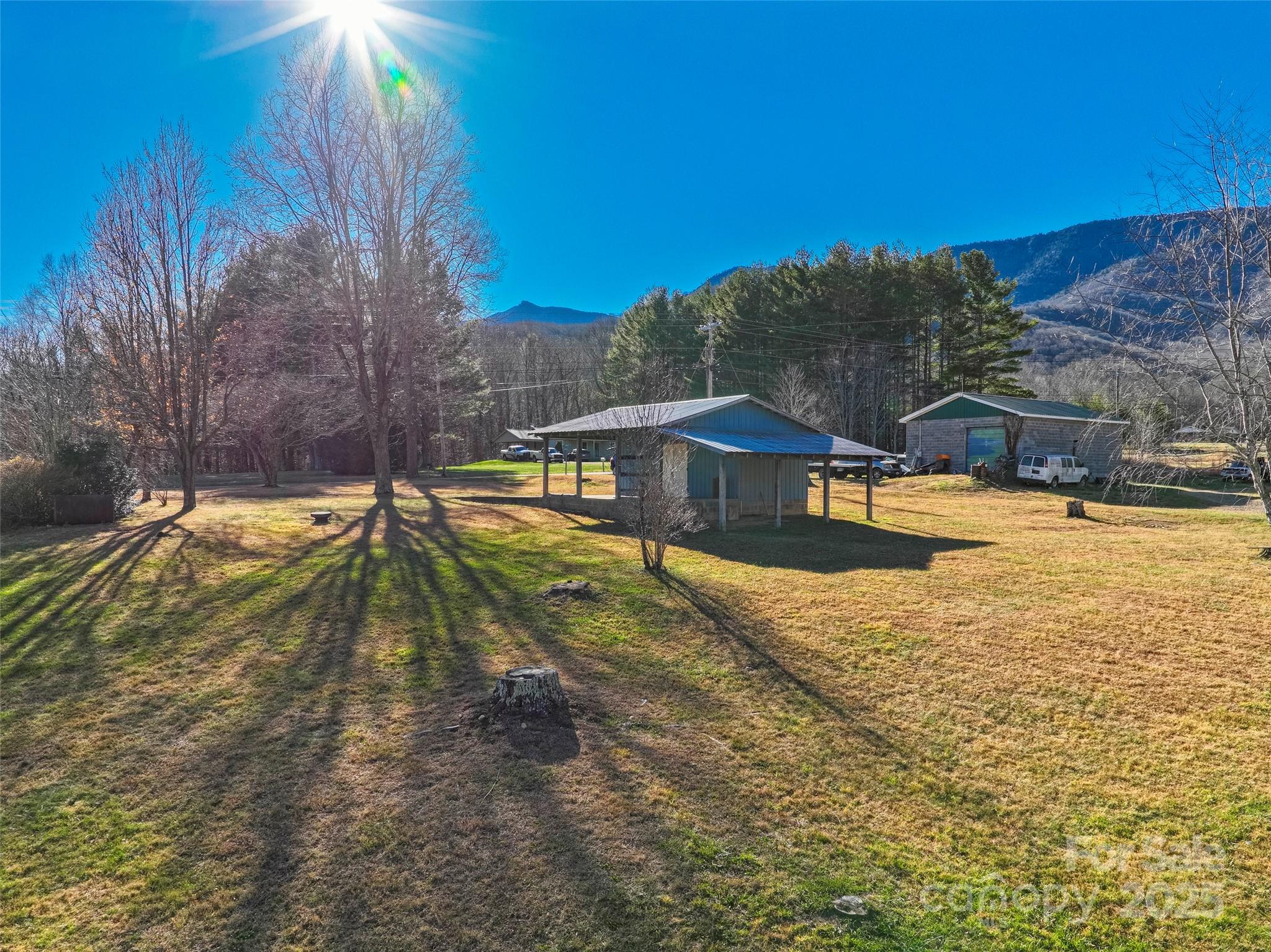 1879 White Oak Road Burnsville NC 28714