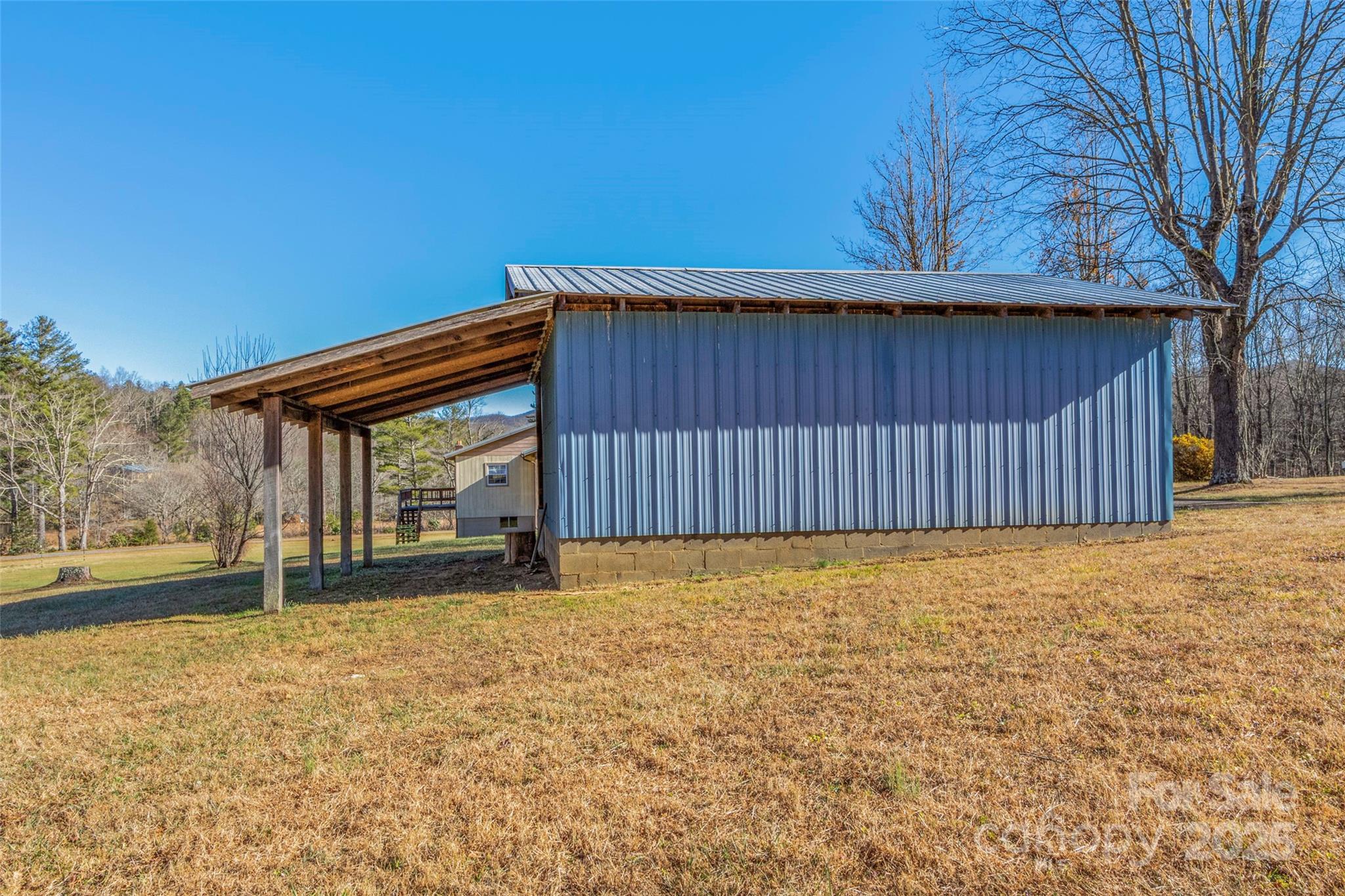1879 White Oak Road Burnsville NC 28714