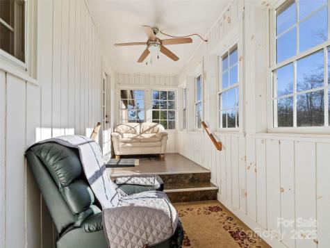 1879 White Oak Road Burnsville NC 28714