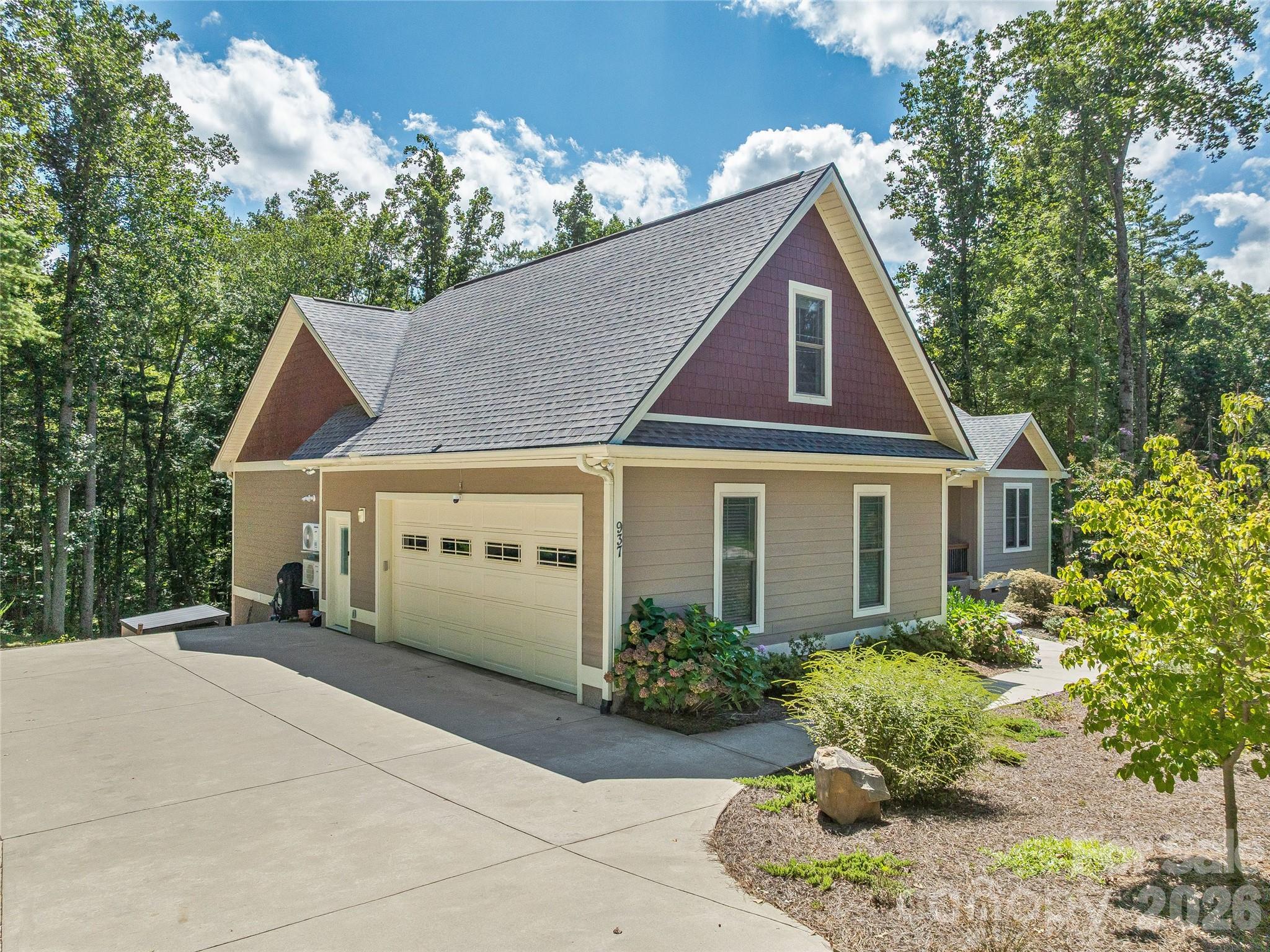 937 Monte Vista Road Candler NC 28715