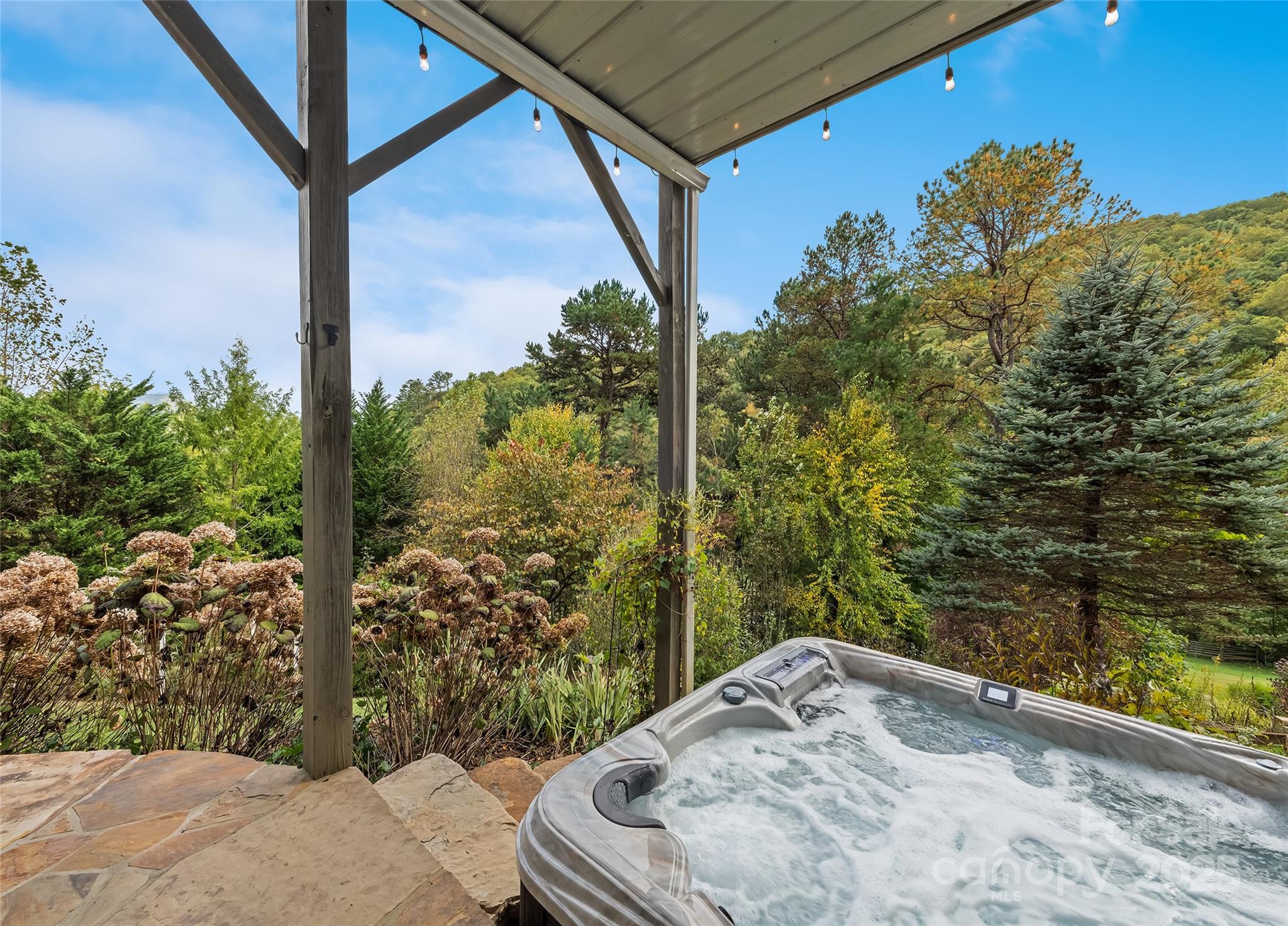 966 Coyote Hollow Road Waynesville NC 28785