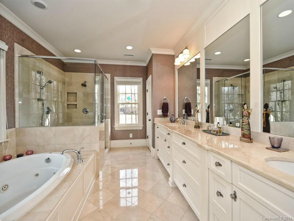 252 Meadowbrook Road Charlotte NC 28211