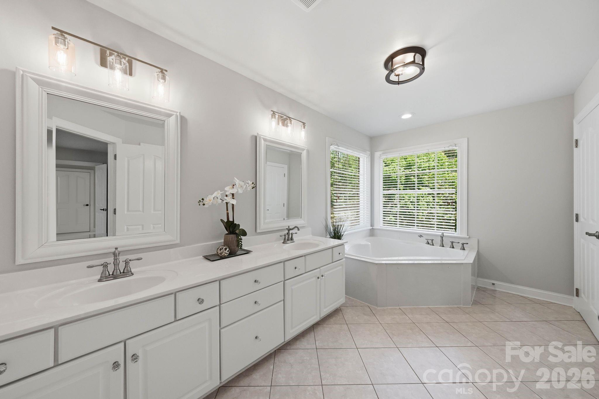 8901 Whipps Cross Court Waxhaw NC 28173
