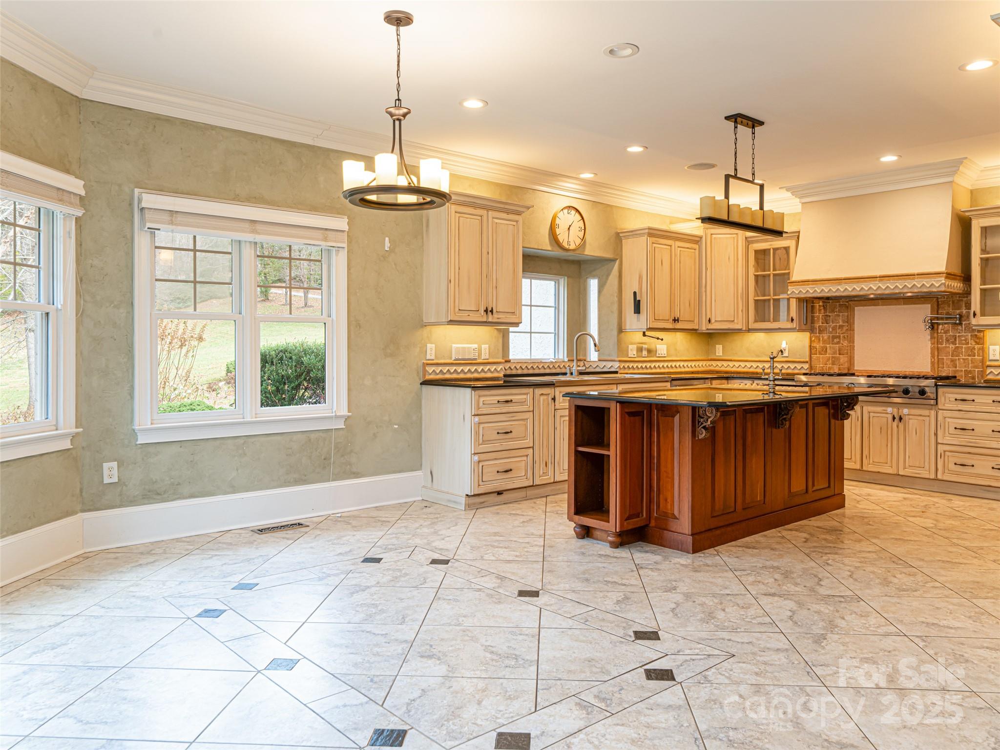 10 Walnut Lane Fletcher NC 28732