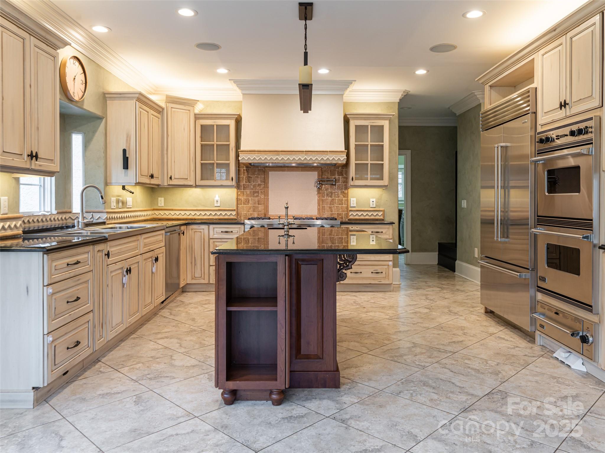 10 Walnut Lane Fletcher NC 28732