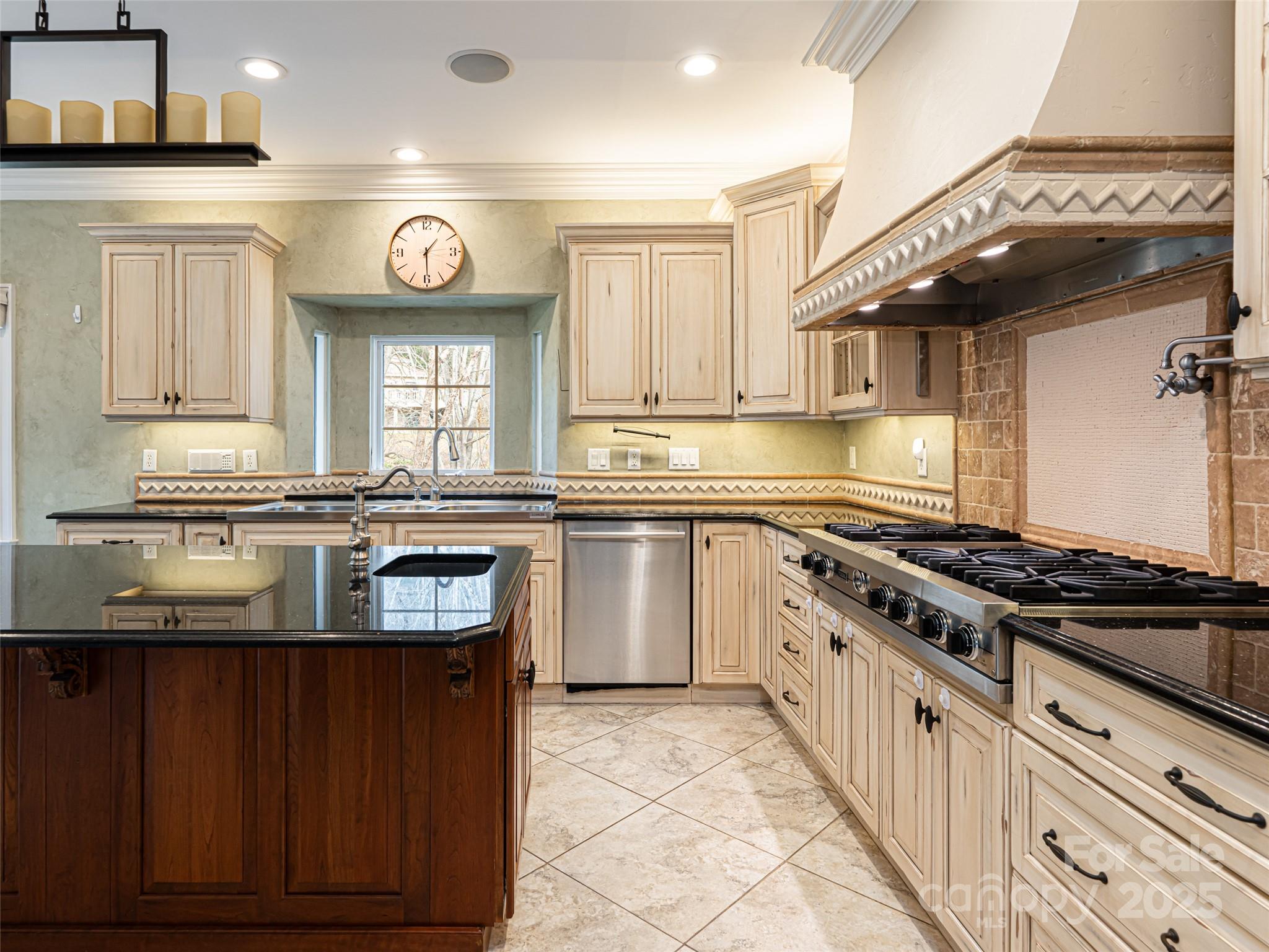 10 Walnut Lane Fletcher NC 28732