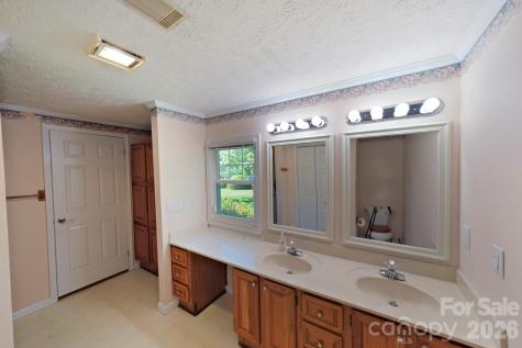 132 Serenity Circle Hendersonville NC 28792