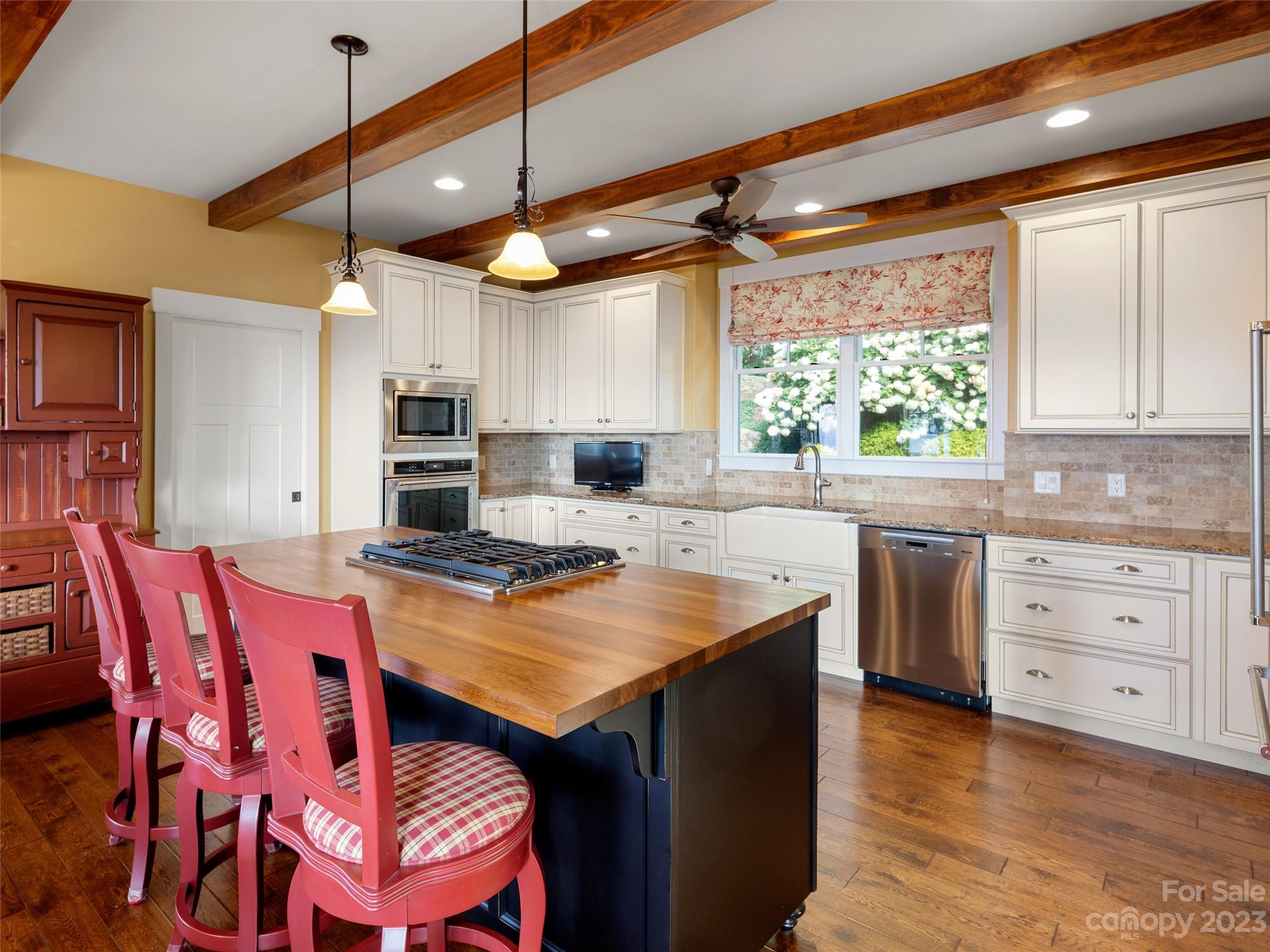 296 Southcliff Parkway Fairview NC 28730