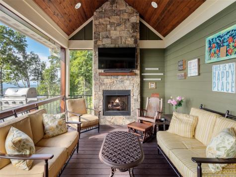 296 Southcliff Parkway Fairview NC 28730