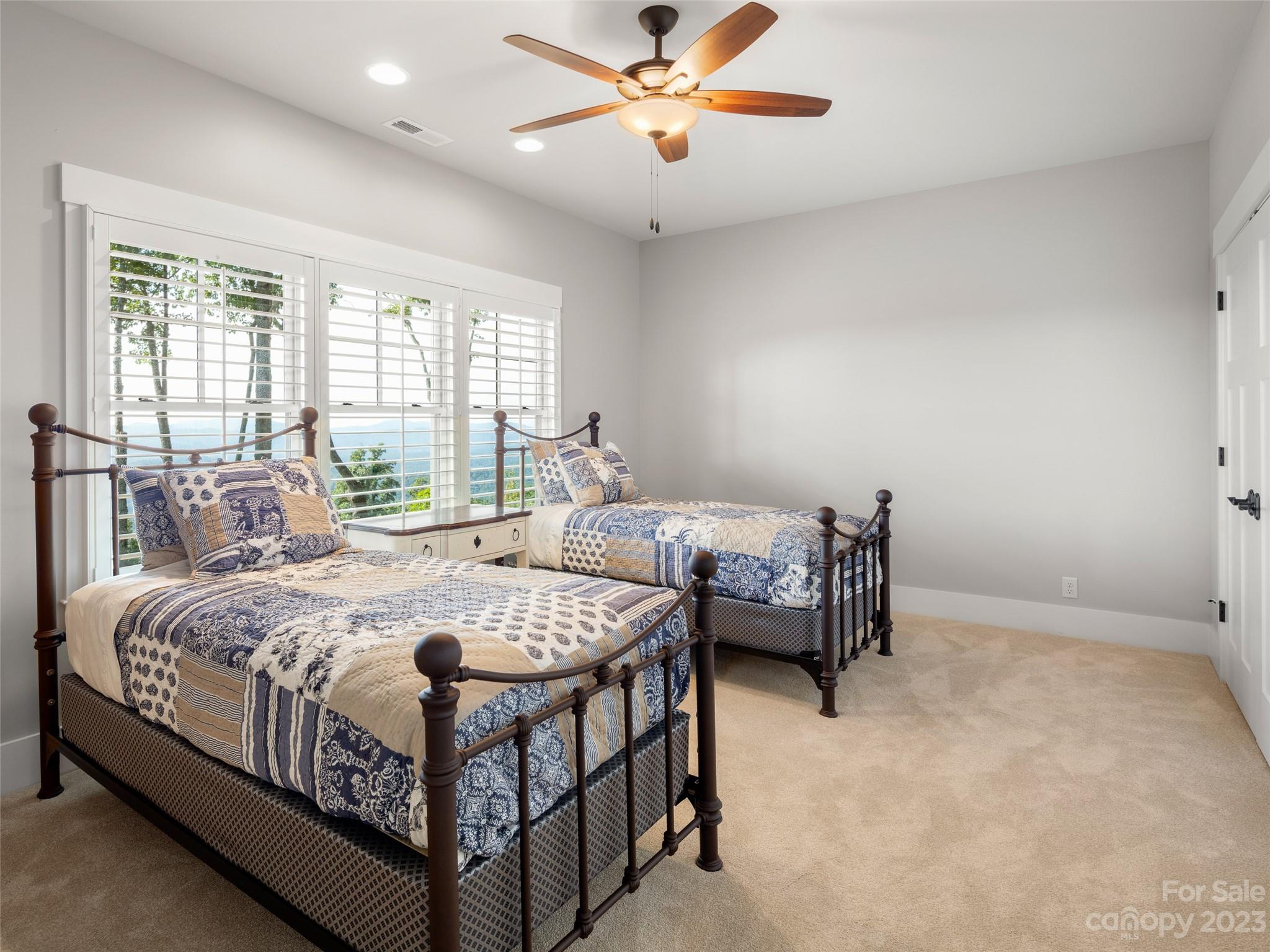 296 Southcliff Parkway Fairview NC 28730