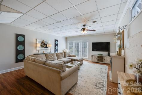 1004 Ashley Place Belmont NC 28012
