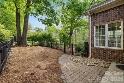 1004 Ashley Place Belmont NC 28012