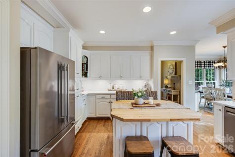1004 Ashley Place Belmont NC 28012