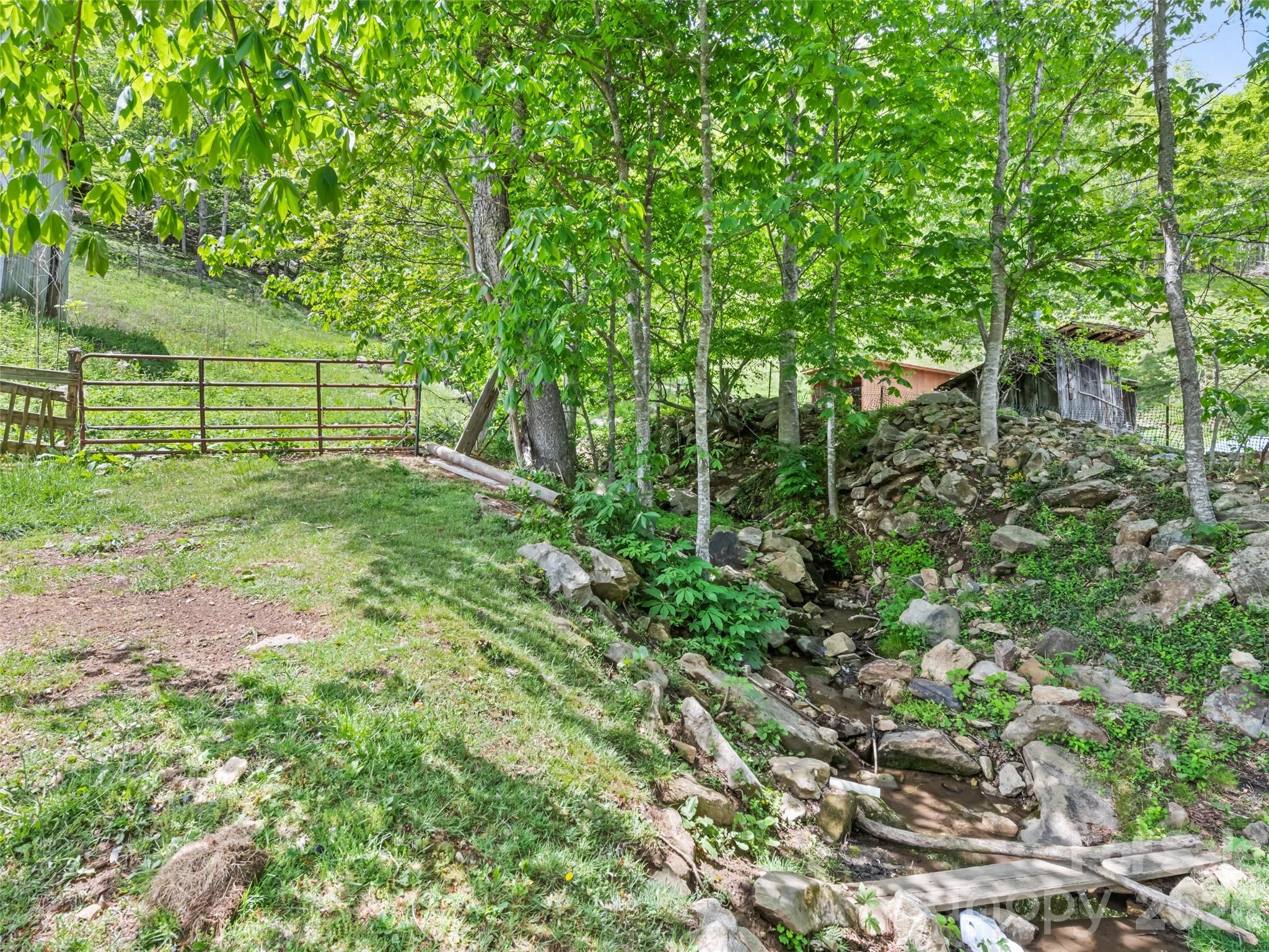 3607 Max Patch Road Clyde NC 28721