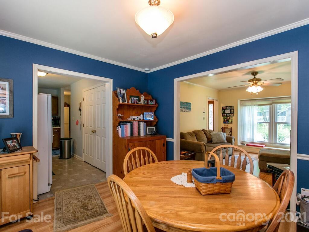 7 Marlwood Court Asheville NC 28804