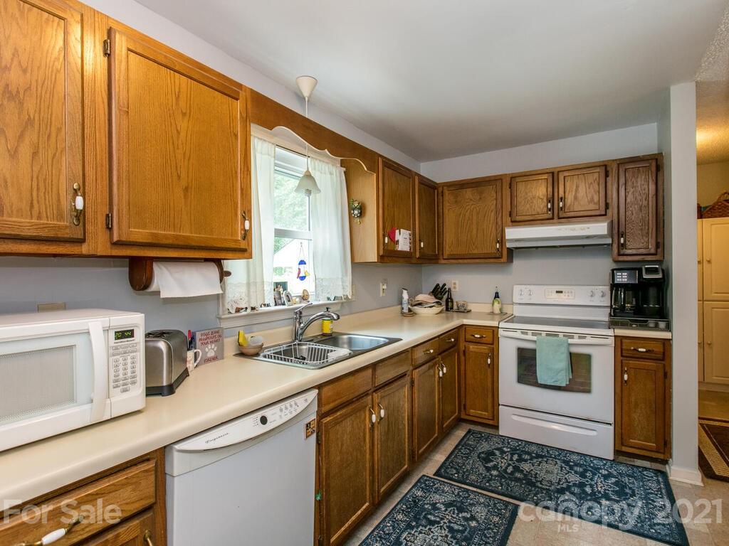 7 Marlwood Court Asheville NC 28804