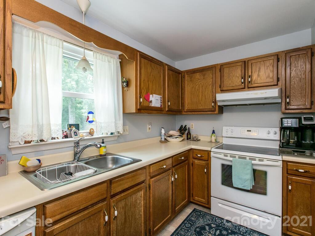 7 Marlwood Court Asheville NC 28804