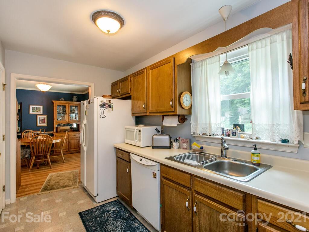 7 Marlwood Court Asheville NC 28804