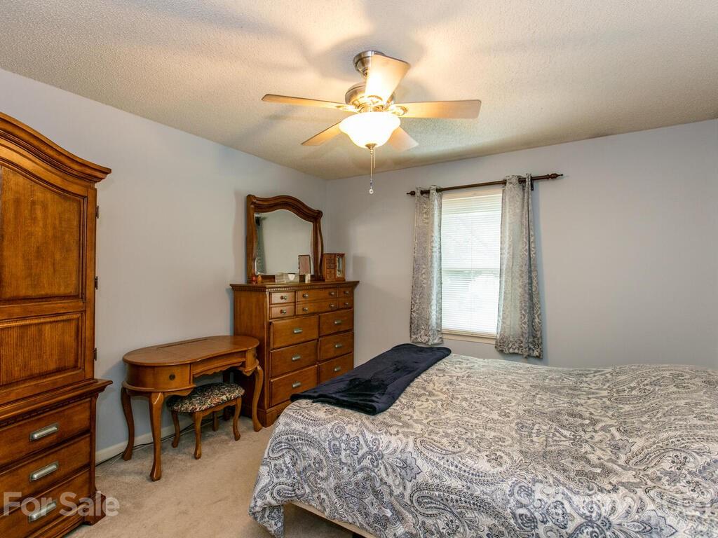 7 Marlwood Court Asheville NC 28804
