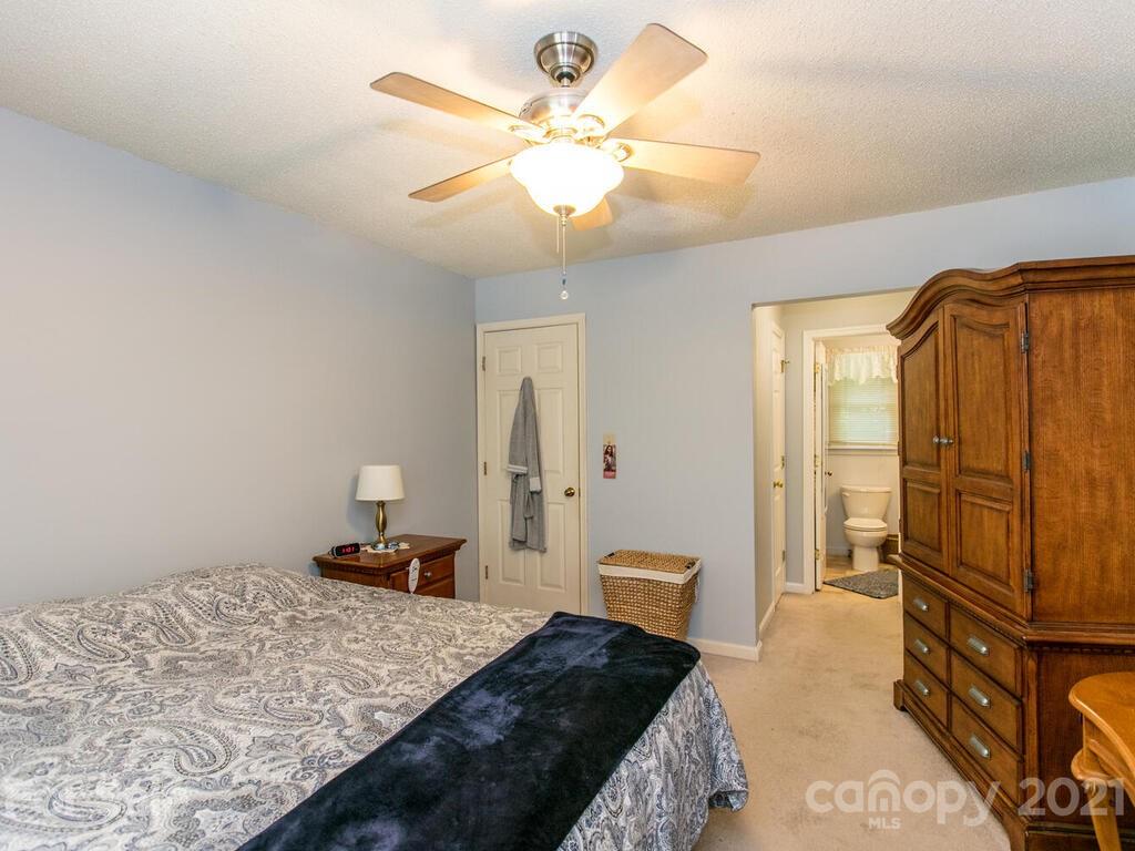 7 Marlwood Court Asheville NC 28804
