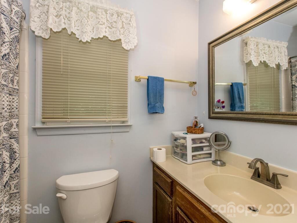 7 Marlwood Court Asheville NC 28804
