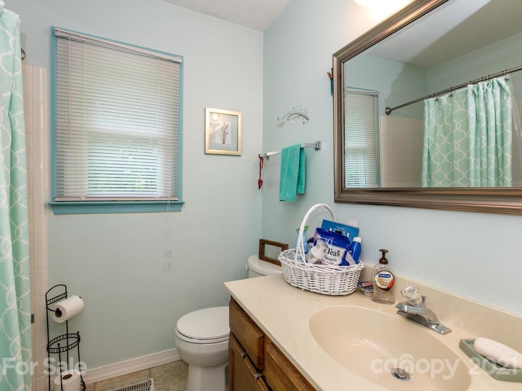 7 Marlwood Court Asheville NC 28804