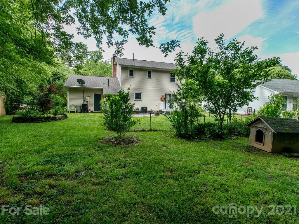 7 Marlwood Court Asheville NC 28804