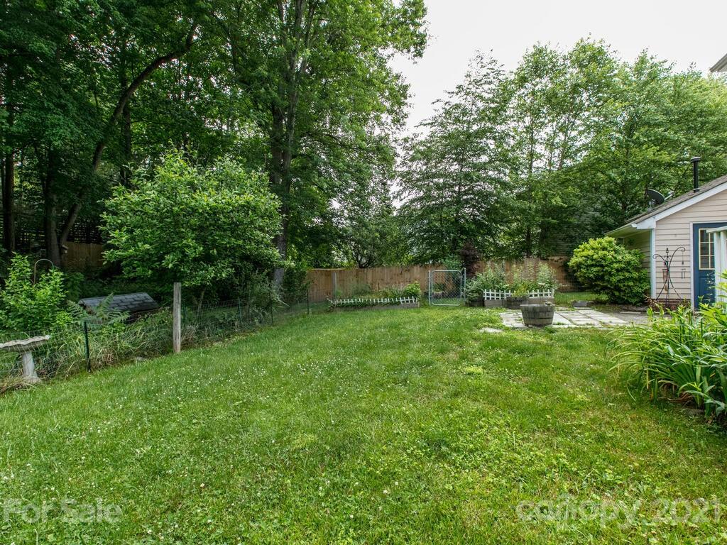 7 Marlwood Court Asheville NC 28804