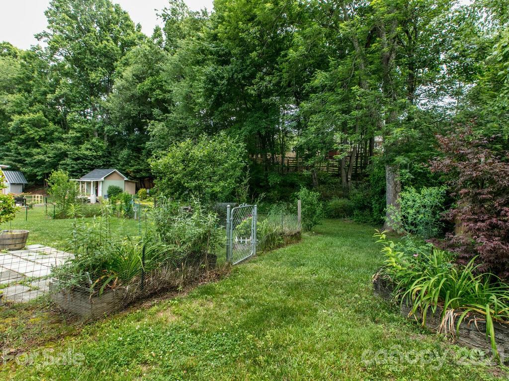 7 Marlwood Court Asheville NC 28804