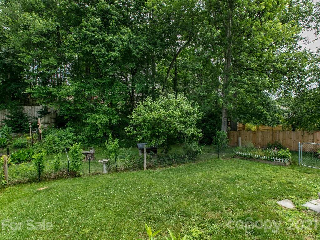 7 Marlwood Court Asheville NC 28804